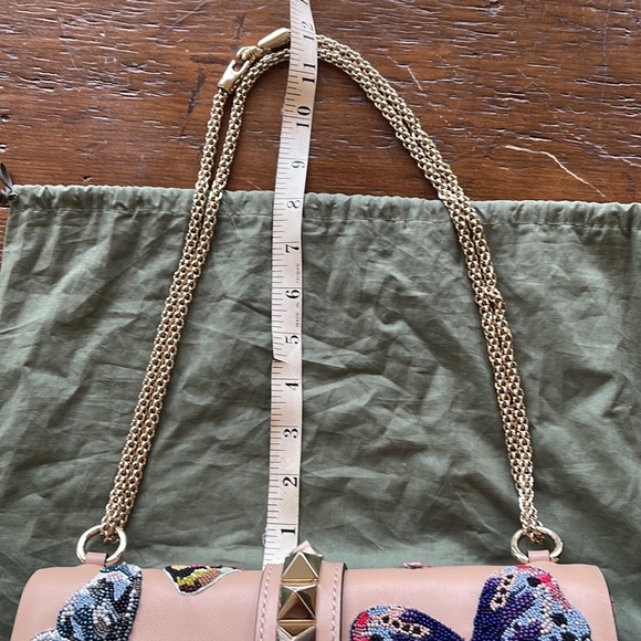 Valentino butterfly medium shoulder bag. Beige with beaded butterfly’s! - Picture 10 of 12